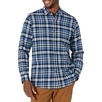 Abbildung von Amazon Essentials Herren Langarmhemd aus Flanell (in Übergröße erhältlich), Blau Weiß Karomuster, XL