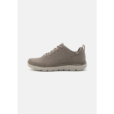 Abbildung von Skechers Herren Summits Sneaker, Taupe Strickborte, 43 EU