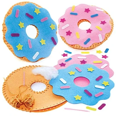 Abbildung von Baker Ross FC800 Donut Kissen Nähset für Kinder 2er Pack, Bastelset zum Nähen
