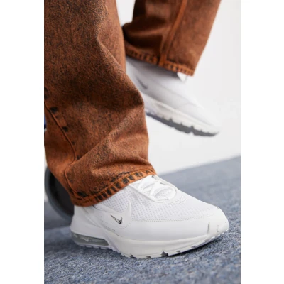Abbildung von Nike Herren Air Max Pulse Herrenschuh, White/White Summit White, 45.5 EU