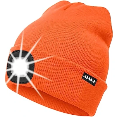 Abbildung von ATNKE LED Beleuchtete Mütze,Wiederaufladbare USB Laufmütze mit Licht Extrem Heller 4 Lampe Winter Warme Stirnlampe für Herren und Damen Geschenke/Bright orange
