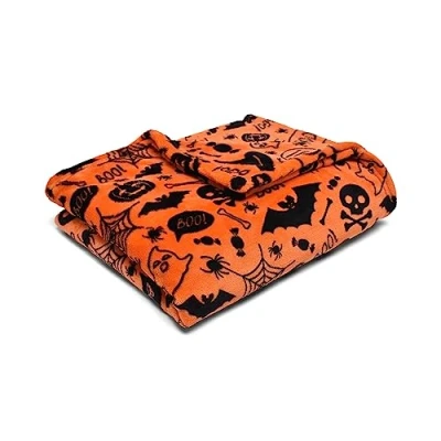 Abbildung von Bedlam Halloween Fleecedecke (120 x 150cm) Superweiche &amp; kuschelige Decke in Orange Gruselige Fledermäuse Totenköpfe Kuscheldecke für Sofa oder Bett Dekoration