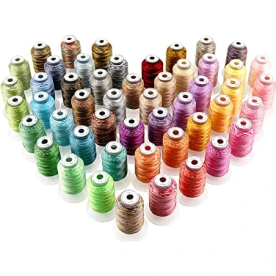 Abbildung von New brothread 50 Multi Farben Polyester Maschinen Stickgarn 500M (550Y) für Brother/Janome/Singer/Babylock/Kenmore/Bernina/Husqvaran Stickereimaschine