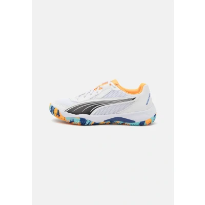 Abbildung von Puma NOVA Court Padelschuhe, Herren, Größe: 44, White/black/vivid blue/heat fire Lederimitat/textil