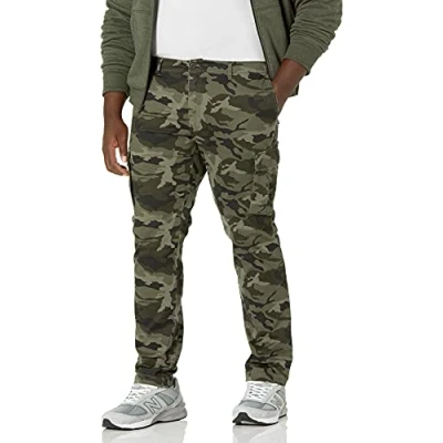 Abbildung von Amazon Essentials Herren Gerade geschnittene Stretch Cargohose (erhältlich in Big &amp; Tall), Grün Tarnmuster, 28W / 32L