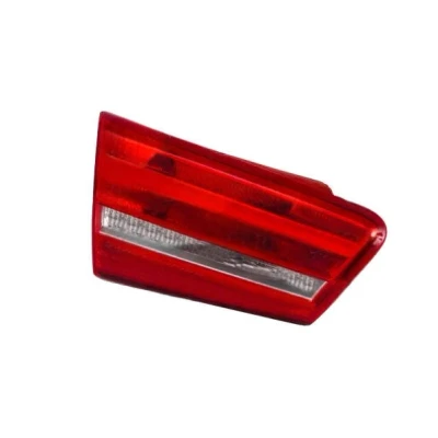 Abbildung von VALEO 044519 Rückleuchte ORIGINAL Teil links innerer Rot mit Glühlampen Lampenträger AUDI: A6 C7 Saloon