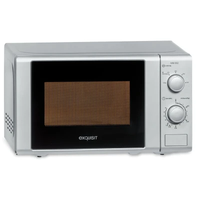 Abbildung von Exquisit® Mikrowelle, 20 l, 700 W, 5 Leistungsstufen, silberfarben, lackierte Innenausstattung, Schnellstart, Auftaufunktion, Teller 25,5 cm, Drucköffnung, Maße 25,8 x 43,9 32,3 cm.