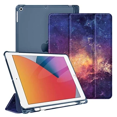 Abbildung von Fintie Hülle für iPad 9. Generation 2021/8. Gen 2020/7. 2019 10.2 Zoll mit Stifthalter, ultradünne leichte Schutzhülle transparenter Rückseite und Auto Schlaf/Wach Funktion, Die Galaxie