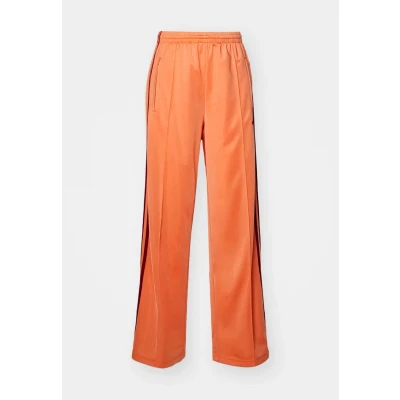 Abbildung von adidas Originals Firebird Loose Jogginghose, Damen, Größe: 38/40 (M), Semi coral/team victory red
