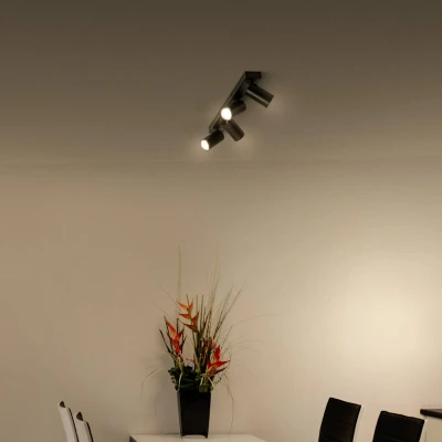 Abbildung von LEDVANCE LED SPOT OCTAGON 4 x 3,4W, GU10, 920lm, schwarz, 2.700K Farbtemperatur, warmweiße Lichtfarbe, zeitlos, austauschbare Lampe, ideal für Innenräume, CRI 90, verstellbare Köpfe, dimmbar