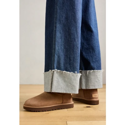 Abbildung von UGG MINI Bailey BOW II Snowboot/Winterstiefel, Damen, Größe: 37, Rocky oak Schuhe