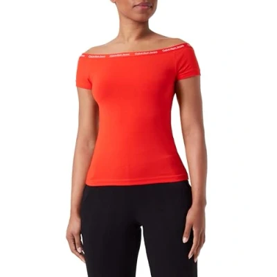 Abbildung von Calvin Klein Jeans LOGO Elastic Bardot TOP Tshirt print, Damen, Größe: Medium, Fiery red