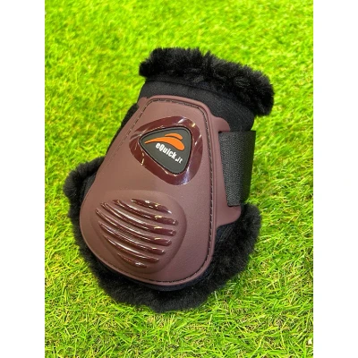 Abbildung von eQuick Streichkappen eLight Velcro Panther Braun Vollblut