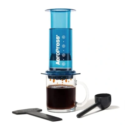 Abbildung von AeroPress Clear Blaue Kaffeepresse 3 in 1 Kaffeemaschine kombiniert French Press, Pour Over &amp; Espresso Vollmundiger Kaffee ohne Bitterkeit Tragbare Mini für Camping Reisen, Blau