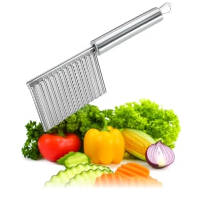 Abbildung von com four® Wellenschneider Riffelmesser aus rostfreiem Edelstahl Garniermesser mit Wellenschliff Riffelschneider für Pommes gezackter Gemüsehobel (silberfarben 1 Stück)