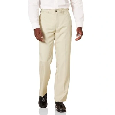 Abbildung von Amazon Essentials Herren Flatfront Anzughose mit Erweiterbarem Bund, Klassisch Geschnitten, Stone, 38W / 30L