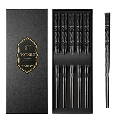 Abbildung von TOTKEN Essstäbchen, 5 Paar wiederverwendbare schwarze spülmaschinenfeste, rutschfeste Essstäbchen mit Geschenkbox (Vintage Stil)