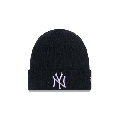 Abbildung von New Era League Essential Beanie York Yankees Fanartikel Winter MLB Schwarz Lila Cuff Knit One Size