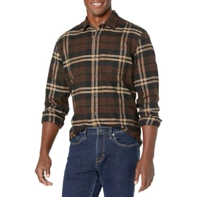 Abbildung von Amazon Essentials Herren Langarmhemd aus Flanell (in Übergröße erhältlich), Dunkelbraun Karomuster, S