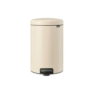 Abbildung von Brabantia NewIcon Treteimer 20L Medium Abfalleimer für Küche oder Schlafzimmer Sanft Schließender Deckel Leichte Pedalbedienung Entnehmbarer Inneneimer Dreamy Blue 29 x 38 47 cm