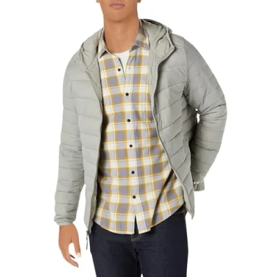 Abbildung von Amazon Essentials Herren Leichte, Wasserabweisende, verstaubare Kapuzenjacke, Hellgrau, XL