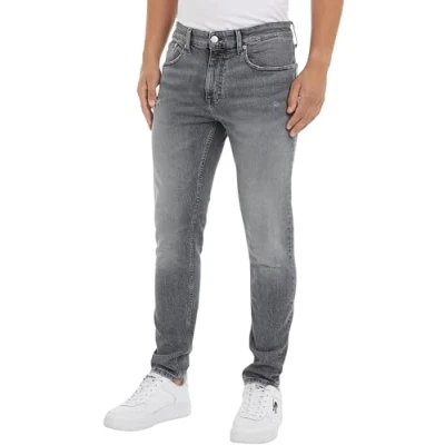 Abbildung von Tommy Jeans Herren Hose Austin Slim Fit, Blau (Denim Black), 33W/34L