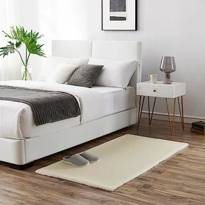 Abbildung von Teppich Wölkchen Fellteppich Kunstfell Waschbar, Hasenfell Imitat, Kaninchenfell, Kurzfell Flauschiger Wohnzimmer, Bettvorleger Schlafzimmer, Fell Beige 80x150cm