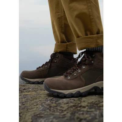 Abbildung von Columbia Newton Ridge PLUS II WP Hikingschuh, Herren, Größe: 41.5, Cordovan/spice Schuhe