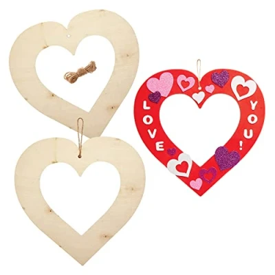 Abbildung von Baker Ross FX500 Herz Holzkranz Rohlinge 6er Pack, Kinder basteln ihre eigenen Valentinstag und Muttertagsdekorationen