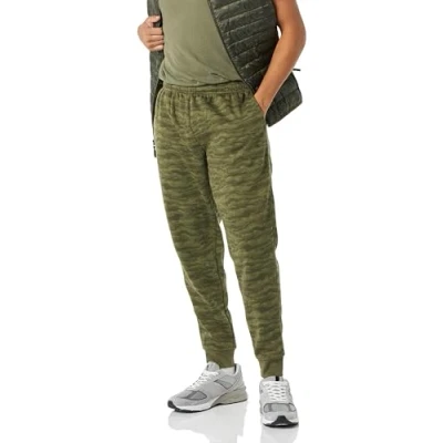 Abbildung von Amazon Essentials Herren Fleecejogginghose, Olivgrün Tarnmuster, XL