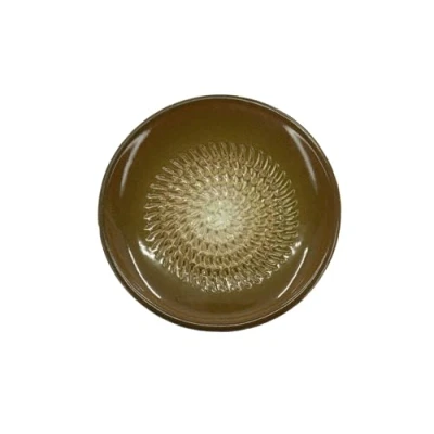 Abbildung von Kaladia Keramik Reibeteller/Keramikhobel Unifarbend ideal für Ingwer, Parmesan etc. in Braun Durchmesser: 12 cm handgemacht &amp; handbemalt Made Spain