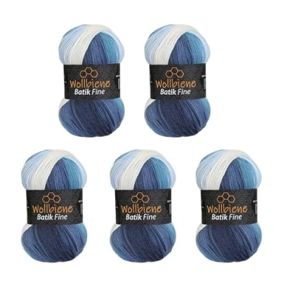 Abbildung von 5 x 100g Wollbiene Batik Fine 500 Gramm Wolle mit Farbverlauf mehrfarbig Multicolor Strickwolle Häkelwolle (5500 blau weiß)