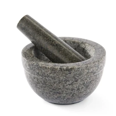 Abbildung von RÖSLE Granitmörser, Hochwertiger Steinmörser mit Stößel für Kräuter, Gewürze, Currypasten oder Pesto, Anti Rutsch Boden, schwarzer Granitstein, 13.5 x 8.1 cm, Grau
