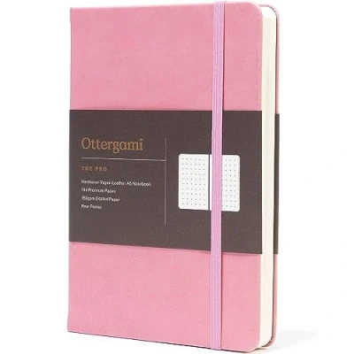 Abbildung von Ottergami Bullet Journal Notizbuch gepunktet Hochwertiges, dickes Papier mit 150 g/m² und 144 Seiten The Pro A5 dotted Bulletjournal Punktraster Veganer Ledereinband