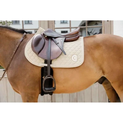 Abbildung von Kentucky Horsewear Schabracke Onion Quilt 3D Logo Springen Beige