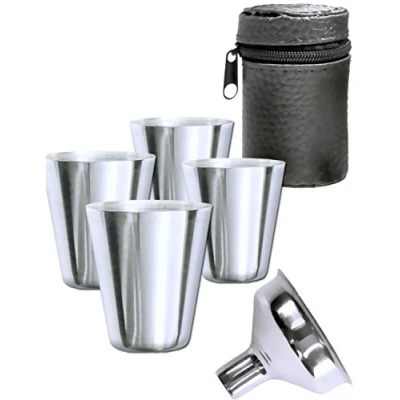 Abbildung von Outdoor Saxx® 6 teiliges Edelstahl Becher Set, 4 Schnaps Becher, 30 ml, mit Einfüll Trichter in Leder Tasche