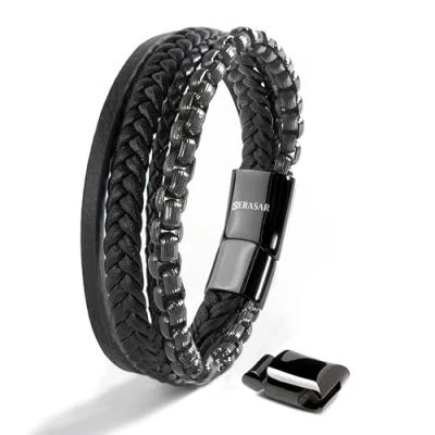 Abbildung von SERASAR Herrenarmband Leder 23cm Schwarz Männer Armband Armreif Herren Lederband Herrenarmreif Armschmuck Schmuck Armkette Flecht Wickelarmband Kette