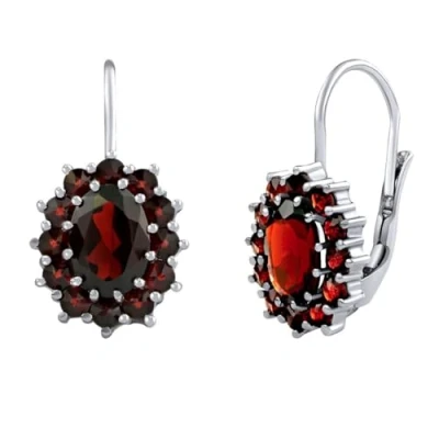 Abbildung von SILVEGO Damen Ohrringe 925 Sterling Silber, mit echten Granaten aus Tschechien, hypoallergene Ohrringe, rhodiniert und nickelfrei, elegante Geschenkbox