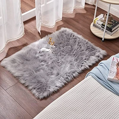 Abbildung von Cumay Faux Lammfell Schaffell Teppich (60 x 90 cm) Geeignet für Wohnzimmer Teppiche Flauschig Lange Haare Fell Optik Gemütliches Bettvorleger Sofa Matte,Grau