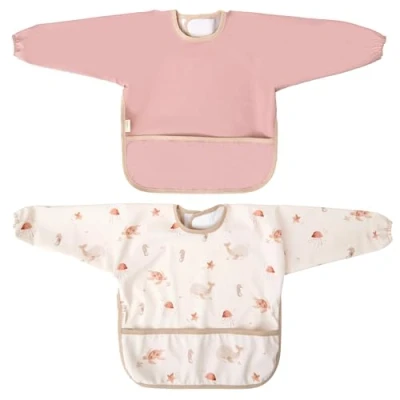 Abbildung von MIMUSELINA 2 Pack Baby Lätzchen mit Ärmeln, wasserdicht Wasserdichtes verstellbarem Klettverschluss, elastischen Bündchen und Fronttasche Coral