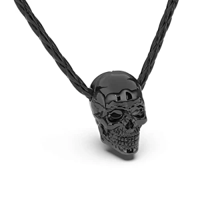Abbildung von SERASAR Lederkette Herren Leder Halskette mit Schädel Anhänger Edelstahl 60cm Schwarz Lederband Kette Schmuck Schachtel Geschenk für Männer Goth Leather Necklace Men Jewelry Band