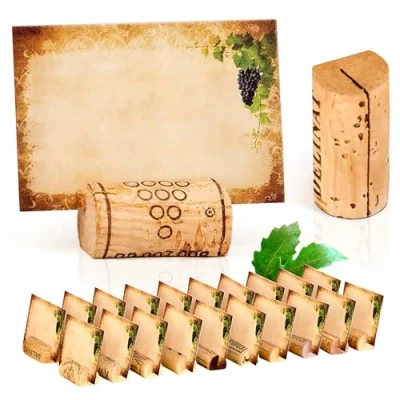 Abbildung von 20er Tischkartenset aus gebrauchten Korken mit Kärtchen (20 bedruckt &amp; 20 blanko) vintage Platzkarten, kreative Namenskarten Tischkärtchenhalter Kork für Hochzeit, Geburtstag, Feiern Feste