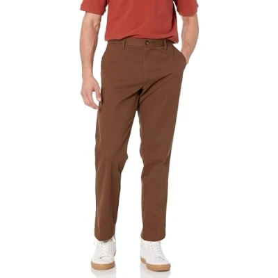 Abbildung von Amazon Essentials Herren Knitterfreie Flatfront Chinohose mit klassischer Schnitt (erhältlich in Big &amp; Tall), Braun, 32W / 31L