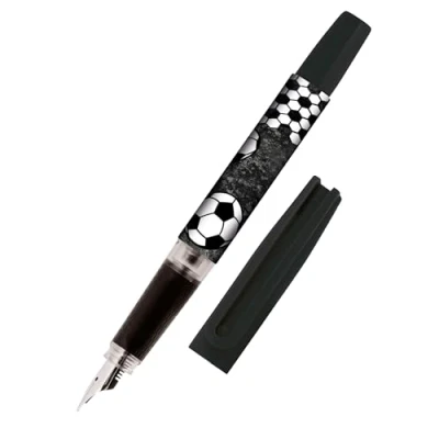 Abbildung von Online Schreiblernfüller mit Iridium Feder M I toller Schulfüller robust &amp; ergonomisch Bachelor Design Fußball Füller Mädchen Jungen inkl. blauer Tintenpatrone Made in Germany