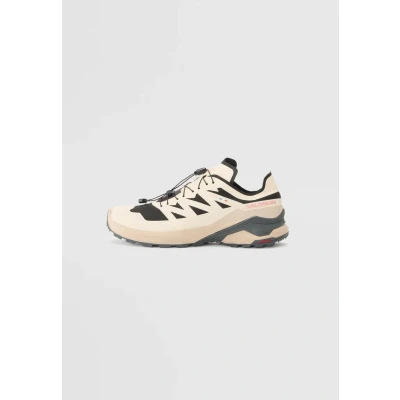Abbildung von Salomon XA META GORE TEX Hikingschuh, Damen, Größe: 41 1/3, Black/oxford tan/tender peach Schuhe