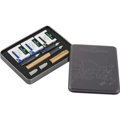 Abbildung von FABER CASTELL 201518 Kalligrafie Set Grip Gold, Füller F mit Ersatzfedern 1,4 mm und 1,8 mm, inklusive Tintenpatronen schwarz königsblau