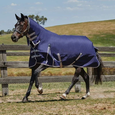 Abbildung von Weatherbeeta Medium Turnout Rug Plus Combo Neck Comfitec Essential 220g Navy/Silver/Red 105/155