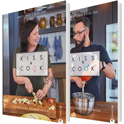 Abbildung von Kiss and Cook: Zwei an einem Herd. das ultimative Kochbuch für Paare. Rezepte jeden Tag Kochen Zu zweit. Ein Verliebte, ... zweit kochen. Gemeinsam genießen.