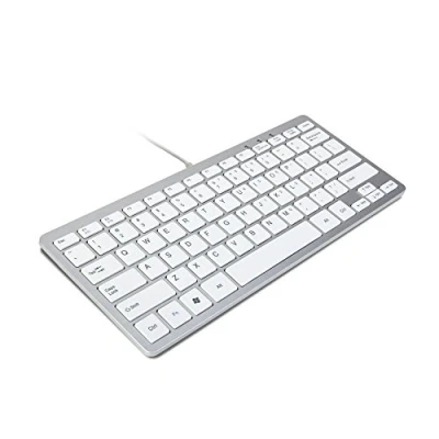Abbildung von TRIXES Mini USB Kabel Tastatur US Layout Leichte und Schlank Kompakt langlebig in Silber Weiss Plug &amp; Play Geeignet für PC Computer Apple Mac Laptop Windows etc.