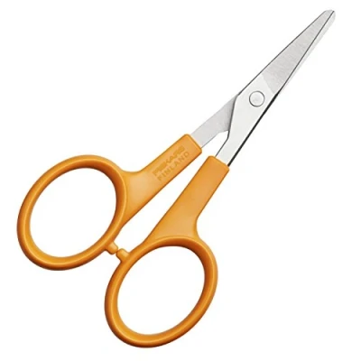 Abbildung von Fiskars Maniküreschere, Abgerundete Spitzen, Gesamtlänge: 10 cm, Qualitätsstahl/Kunststoff, Classic, 1003028